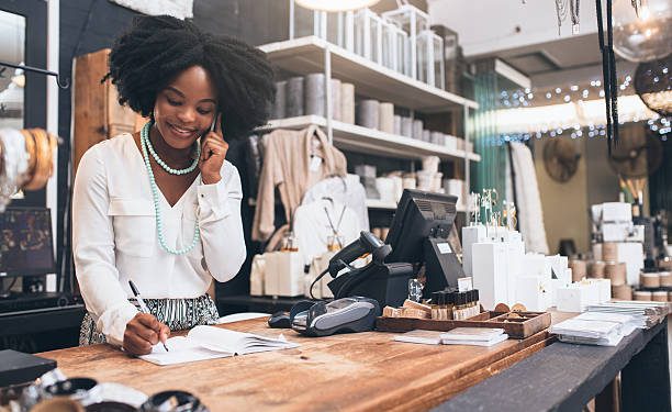 6 Reasons Your Business Needs Customers, Not 'Family and Friends'