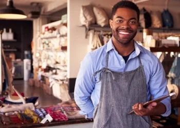 4 Ways Small Business Owners Can Avoid the 'Friend Discount' Trap